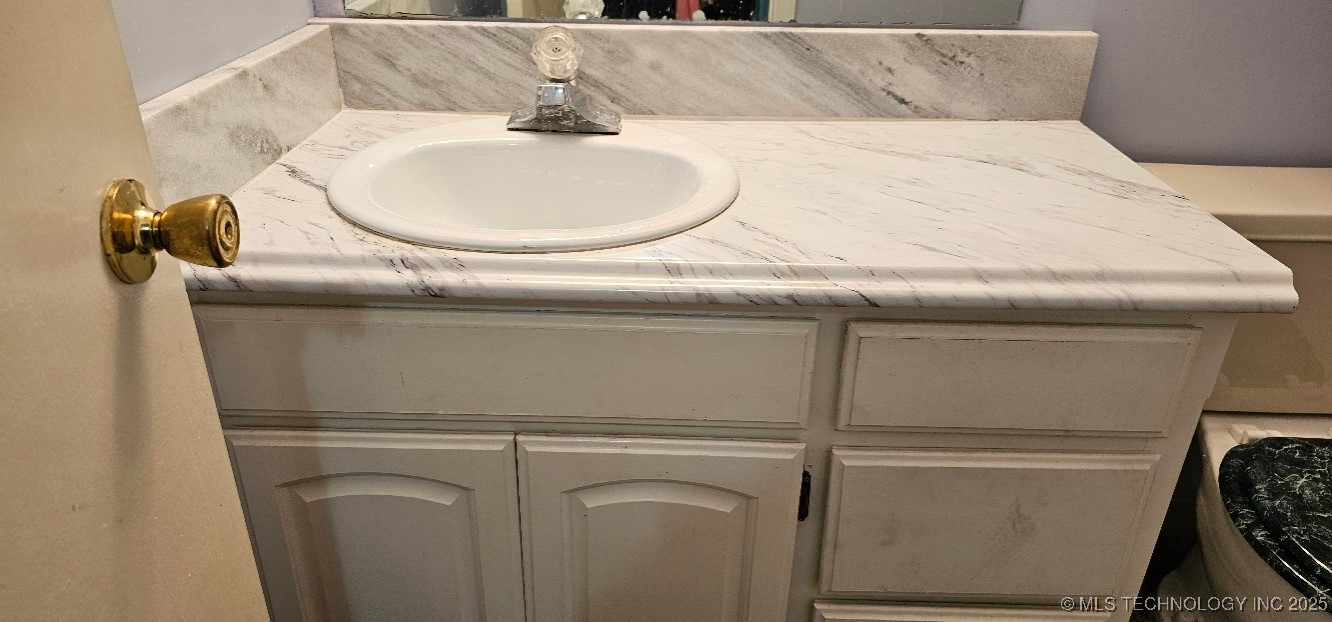 6712 S Lewis Avenue 103 Property Photo 11