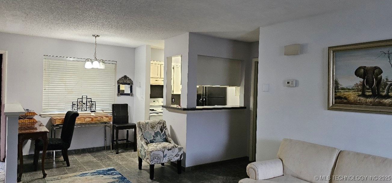 6712 S Lewis Avenue 103 Property Photo 13