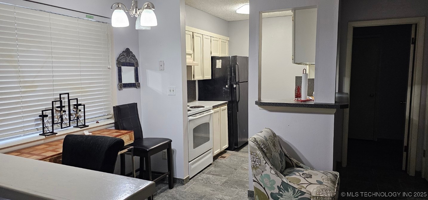 6712 S Lewis Avenue 103 Property Photo 14