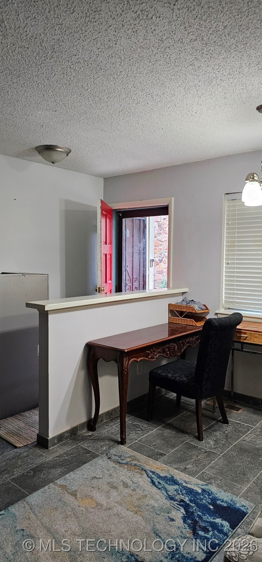 6712 S Lewis Avenue 103 Property Photo 15