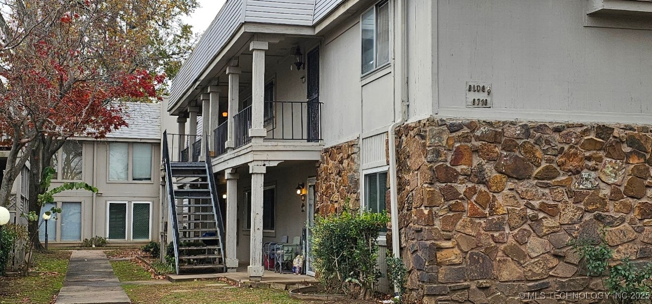 6716 S Lewis Avenue 604 Property Photo 1