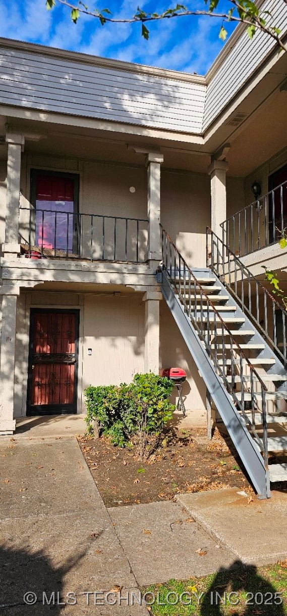 6718 S Lewis Avenue 706 Property Photo 2