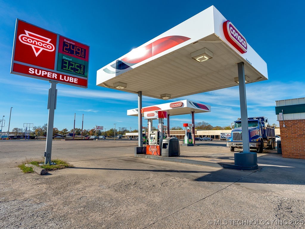 805 N Broadway Property Photo 3