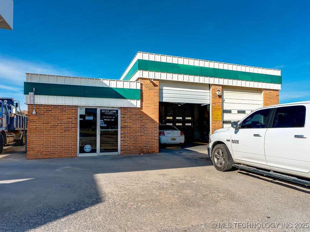 805 N Broadway Property Photo 4