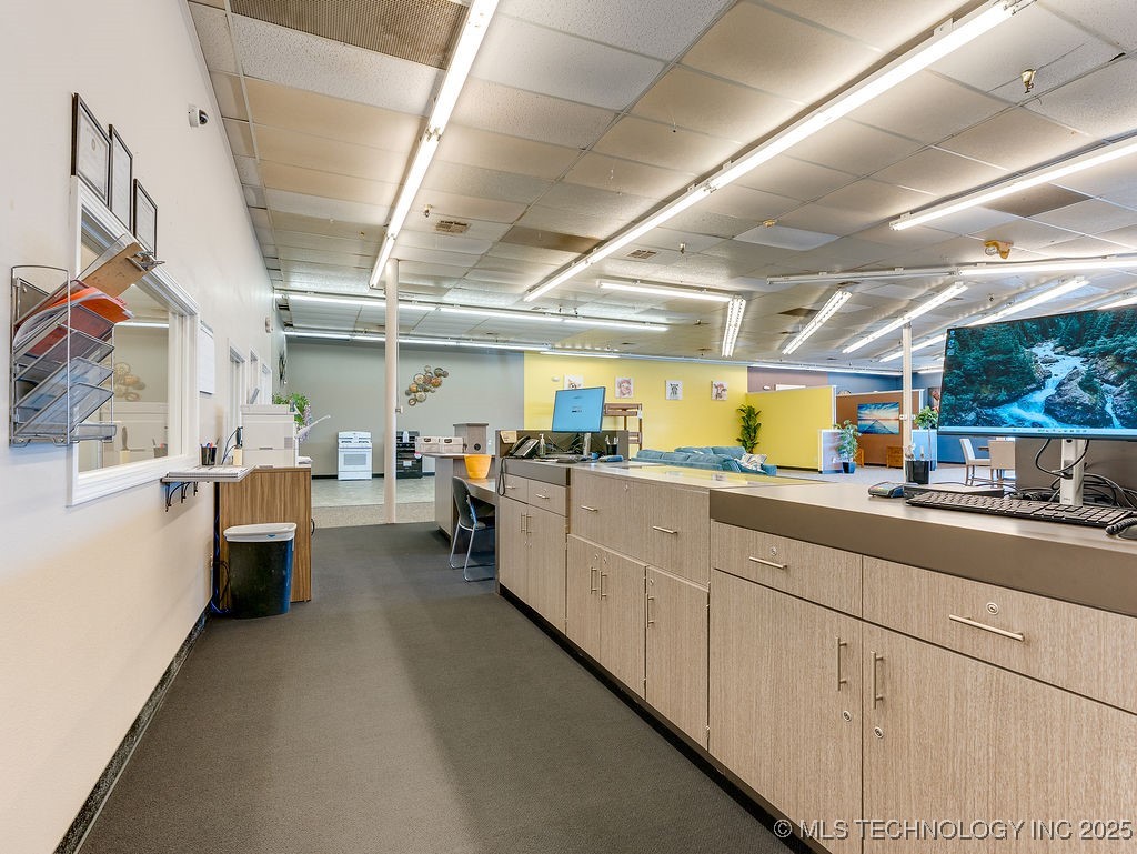 805 N Broadway Property Photo 7