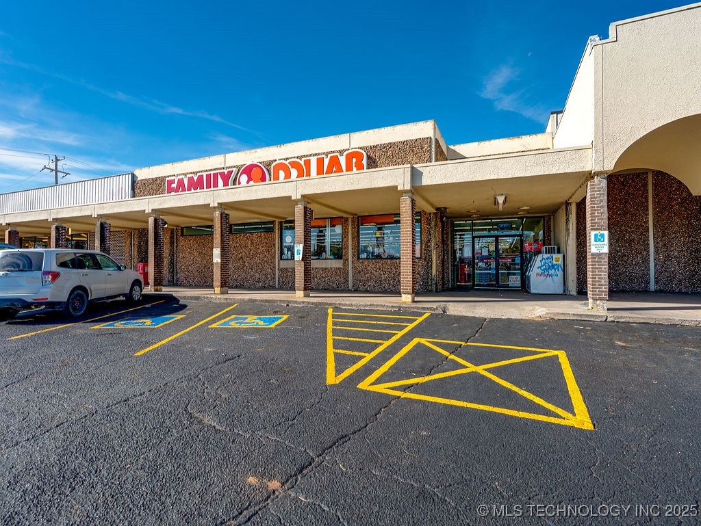 805 N Broadway Property Photo 8