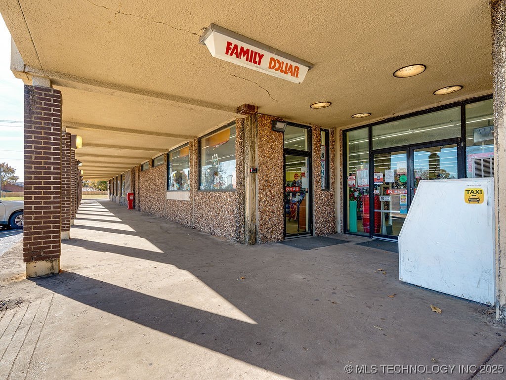 805 N Broadway Property Photo 9