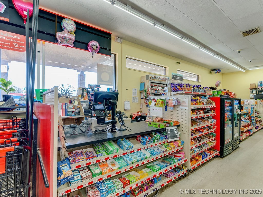 805 N Broadway Property Photo 10