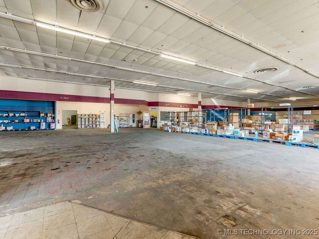 805 N Broadway Property Photo 12