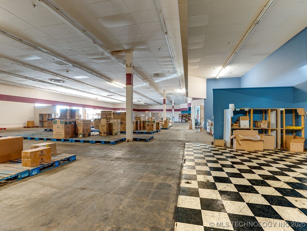 805 N Broadway Property Photo 13