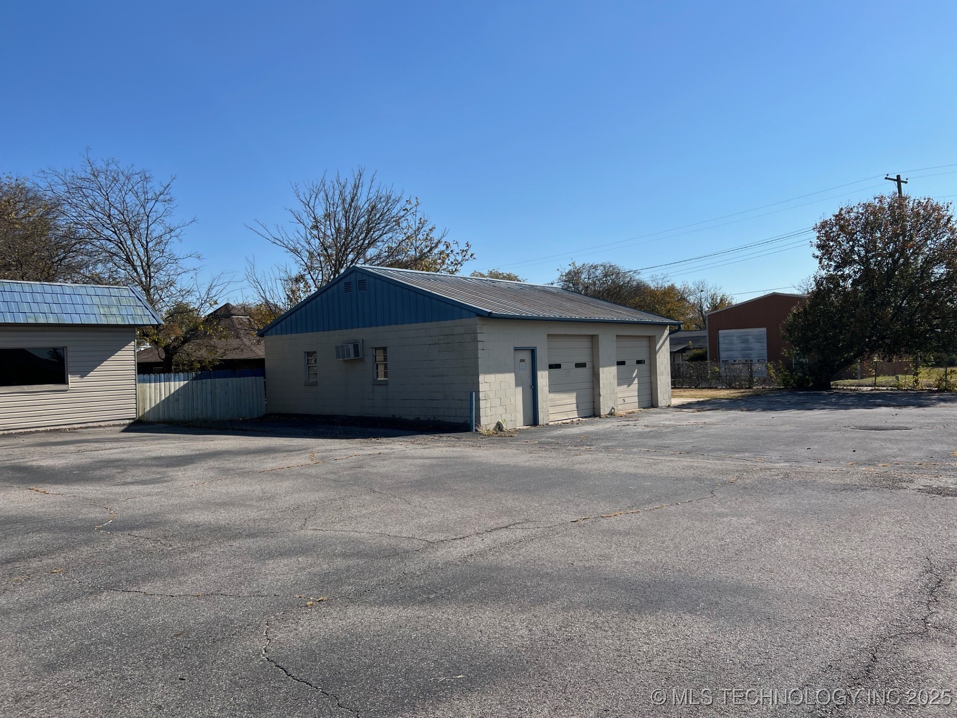 936 Nw Grand Property Photo 3