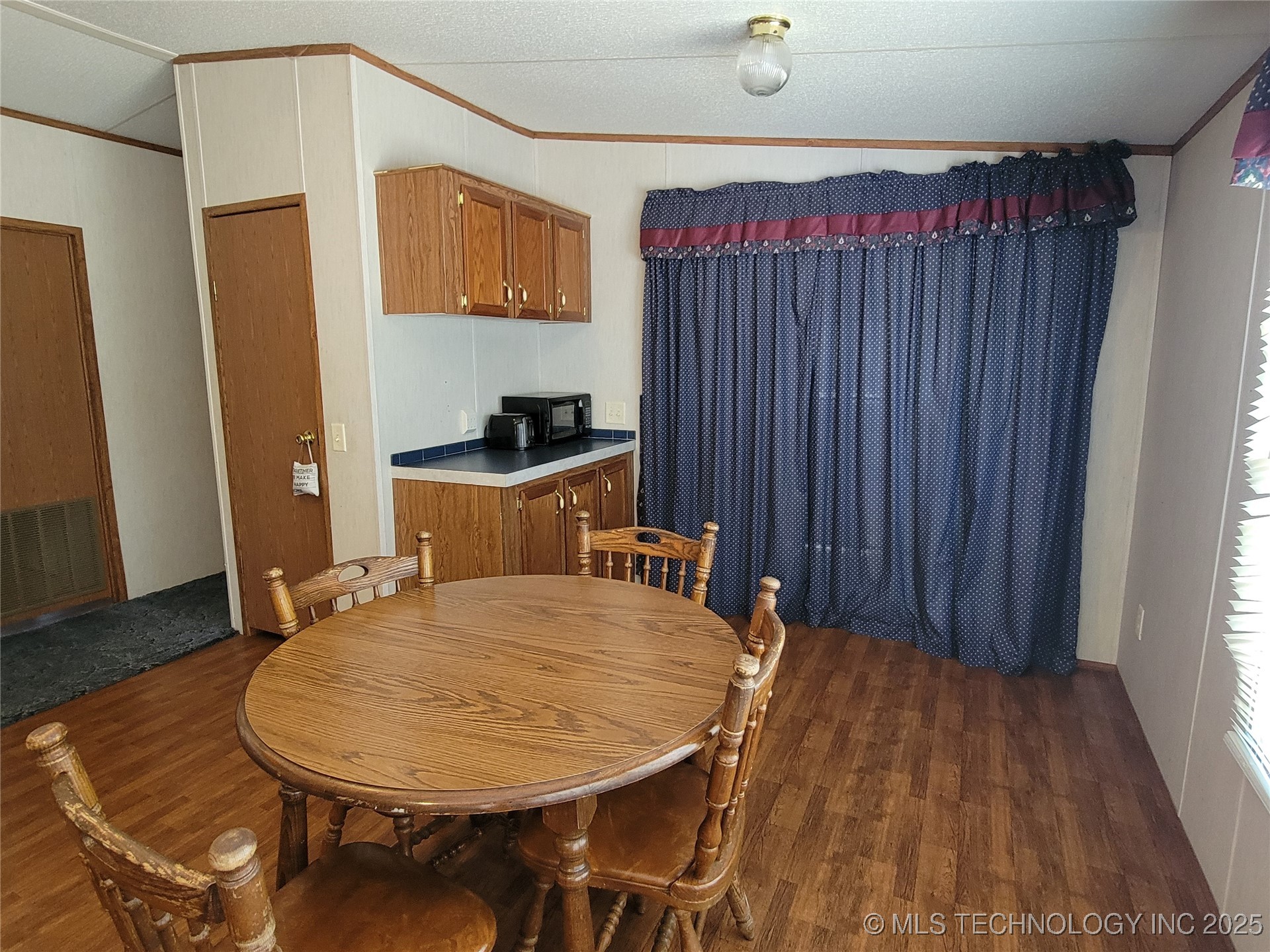 102 James Thomas Property Photo 19