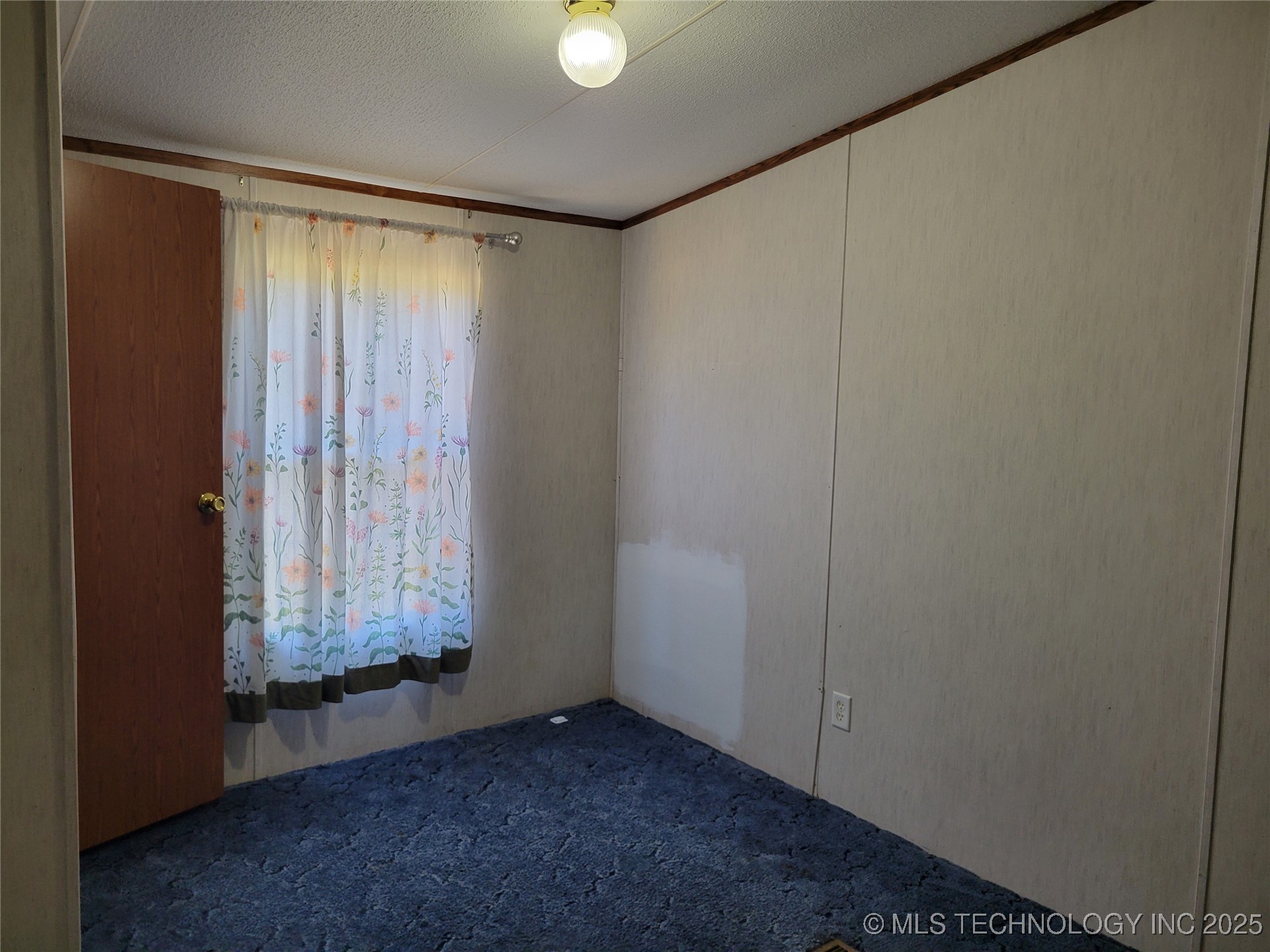 102 James Thomas Property Photo 26