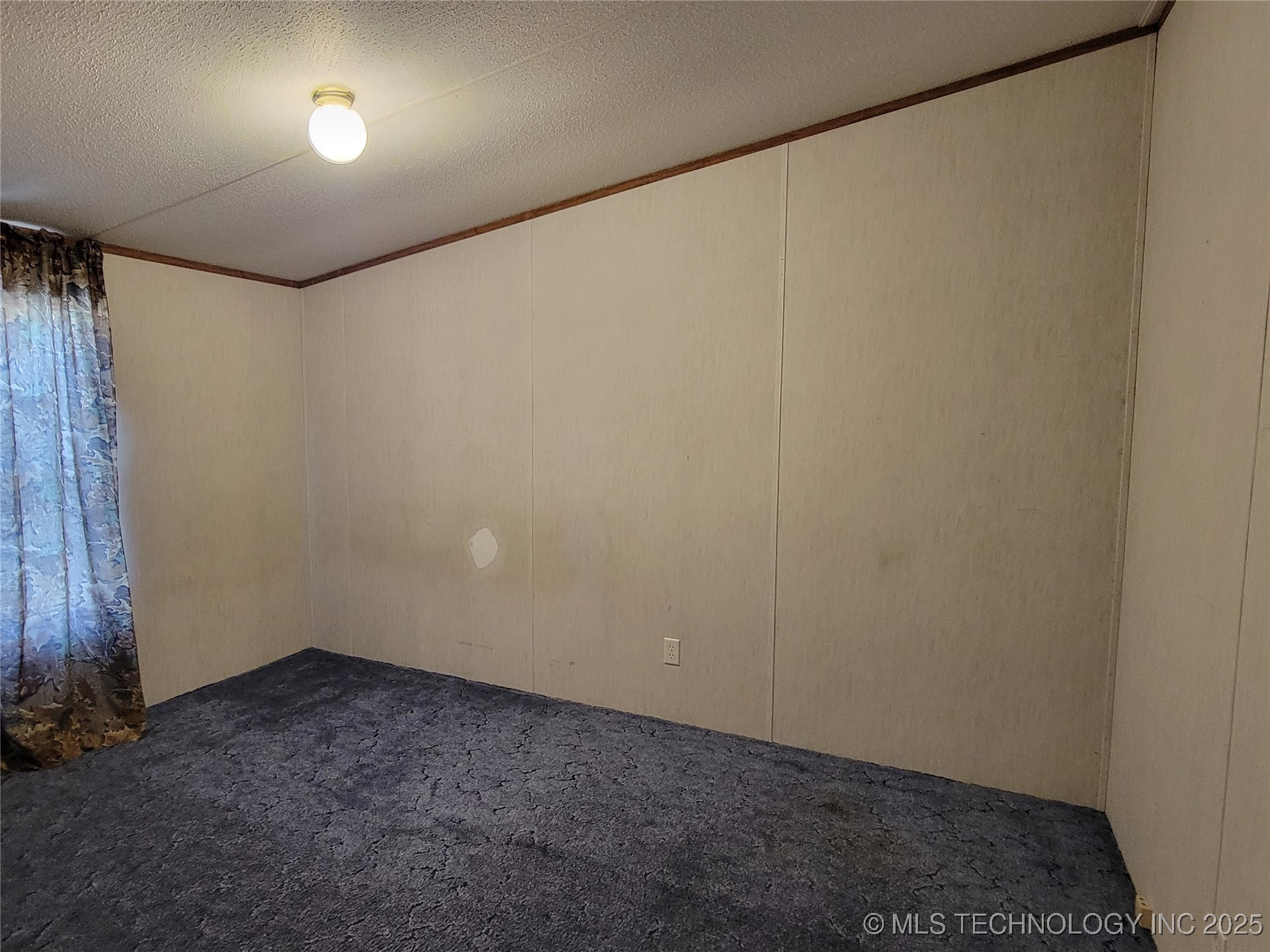 102 James Thomas Property Photo 28