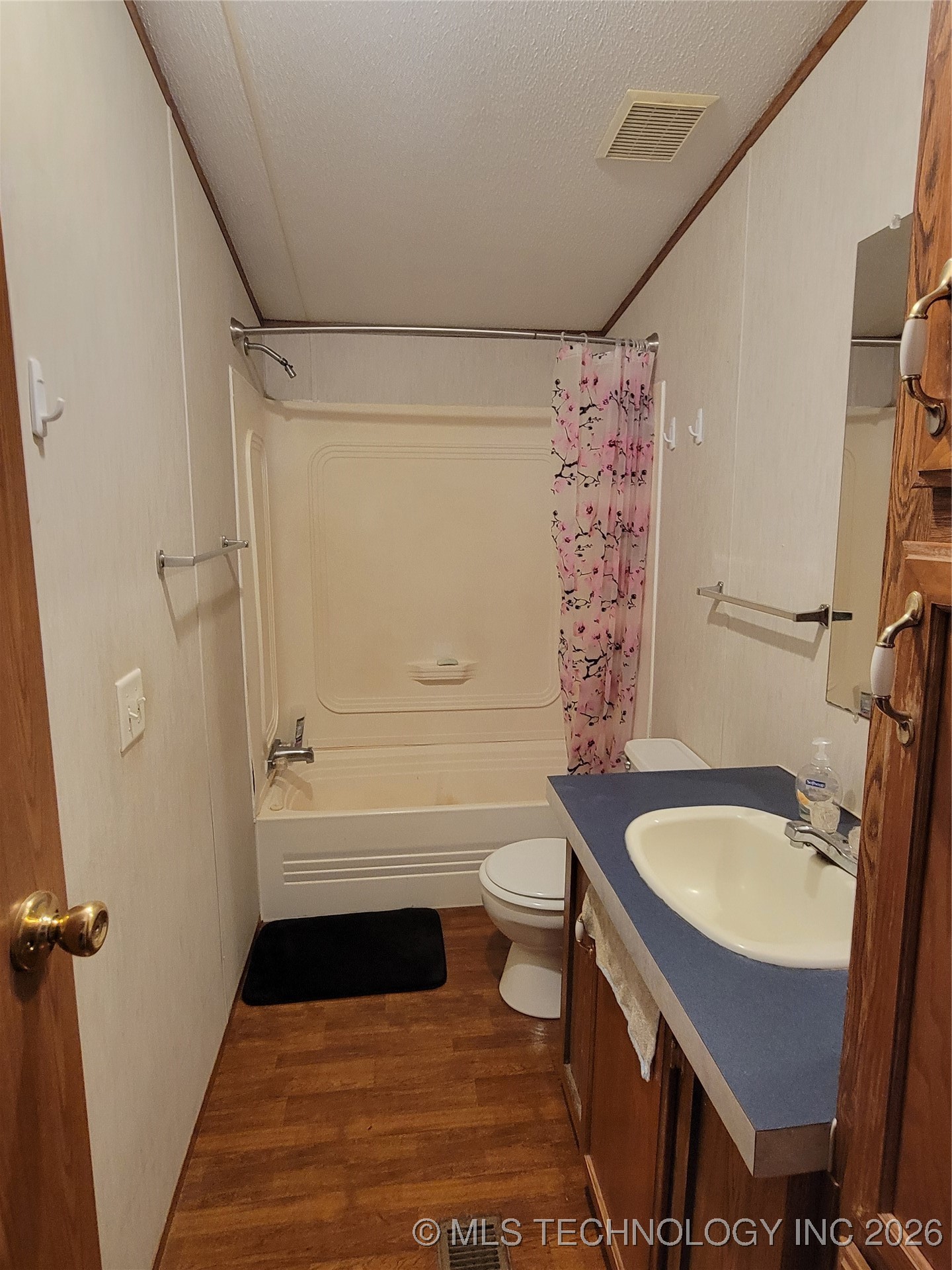 102 James Thomas Property Photo 30