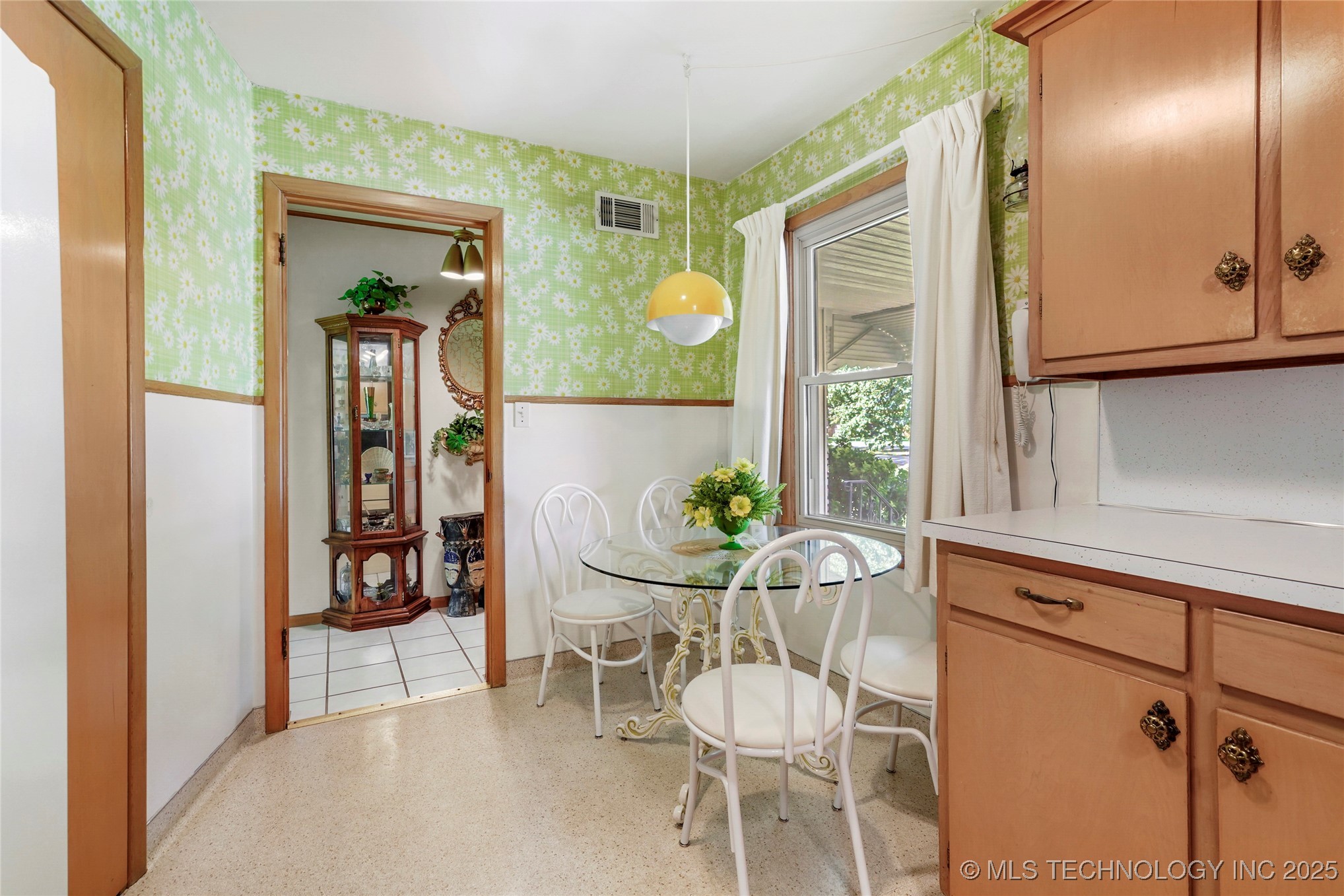 543 S 89th East Avenue Property Photo 16