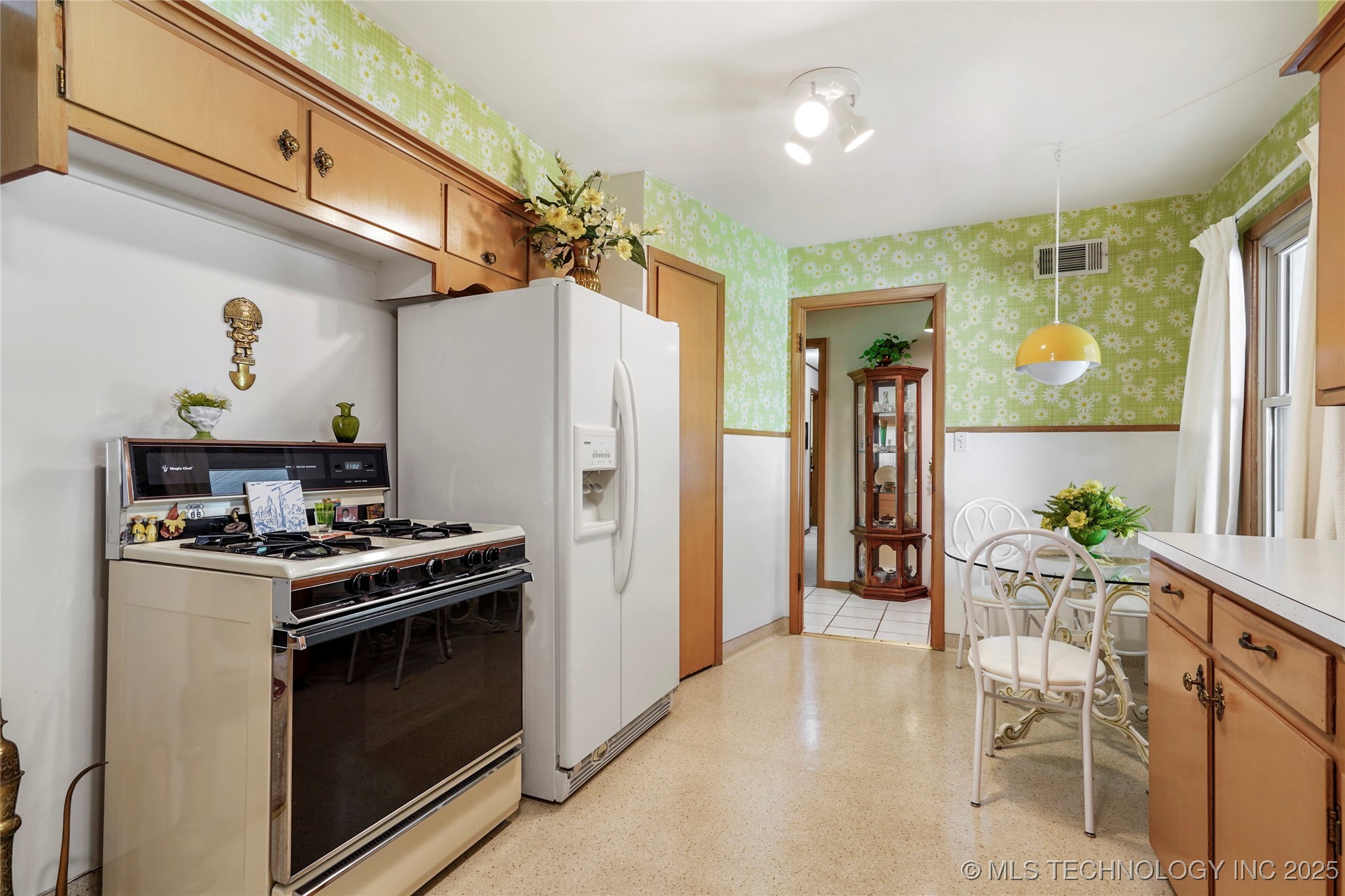 543 S 89th East Avenue Property Photo 20