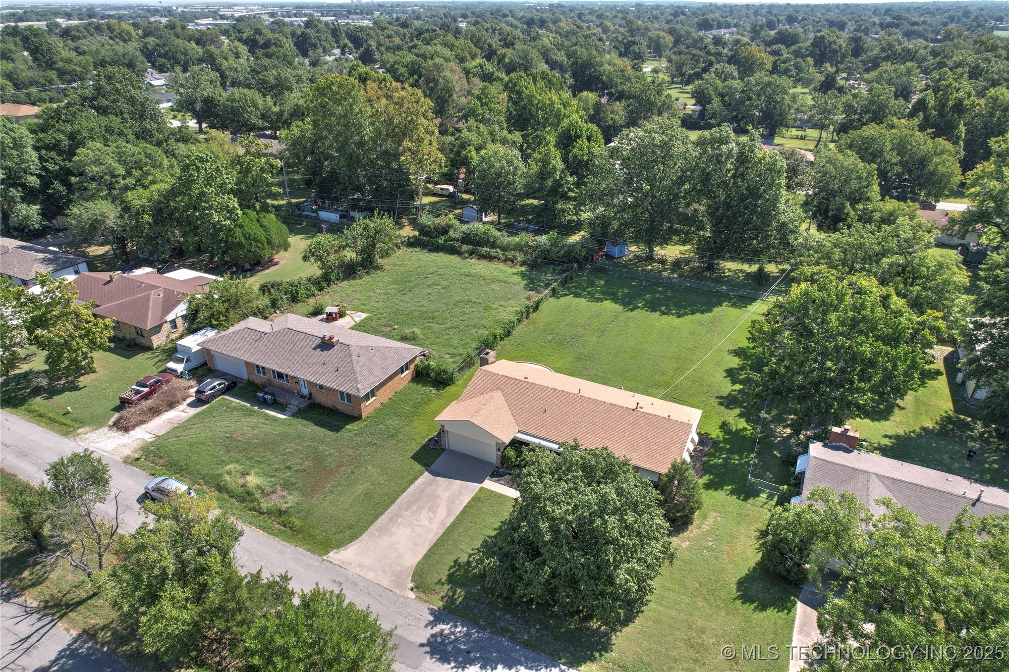 543 S 89th East Avenue Property Photo 38