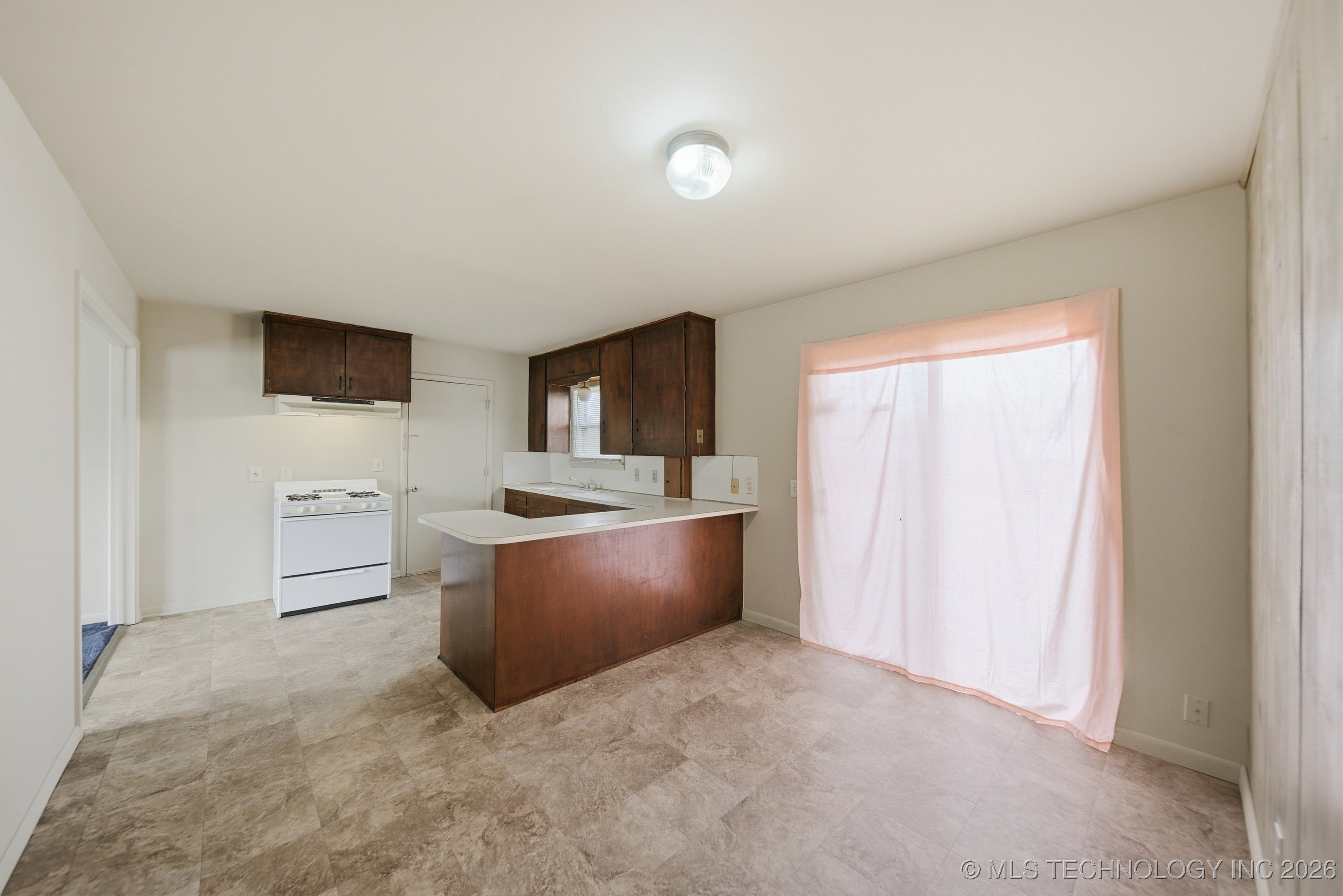 1539 E 53rd Street Property Photo 6