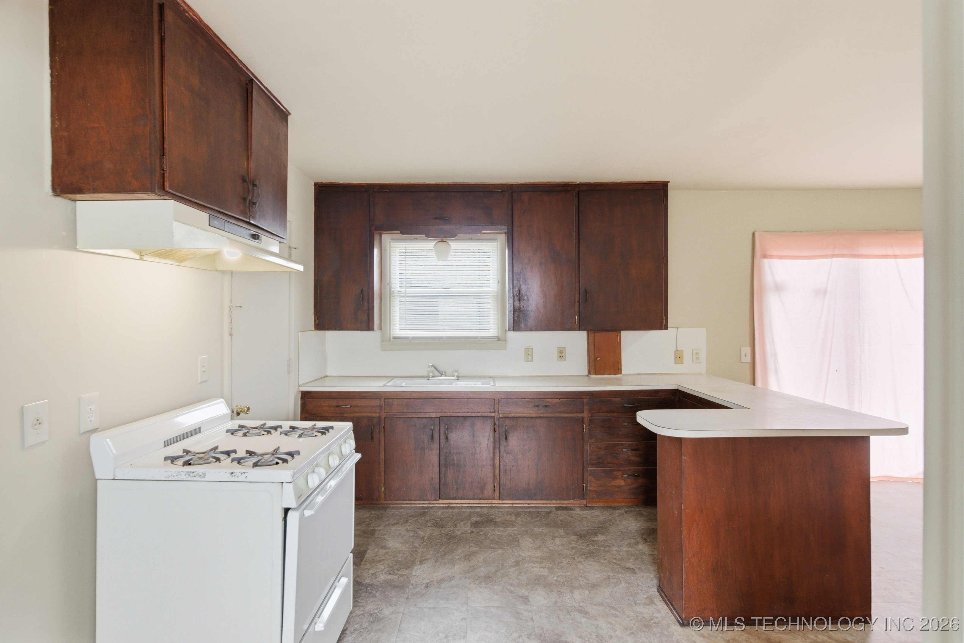 1539 E 53rd Street Property Photo 7