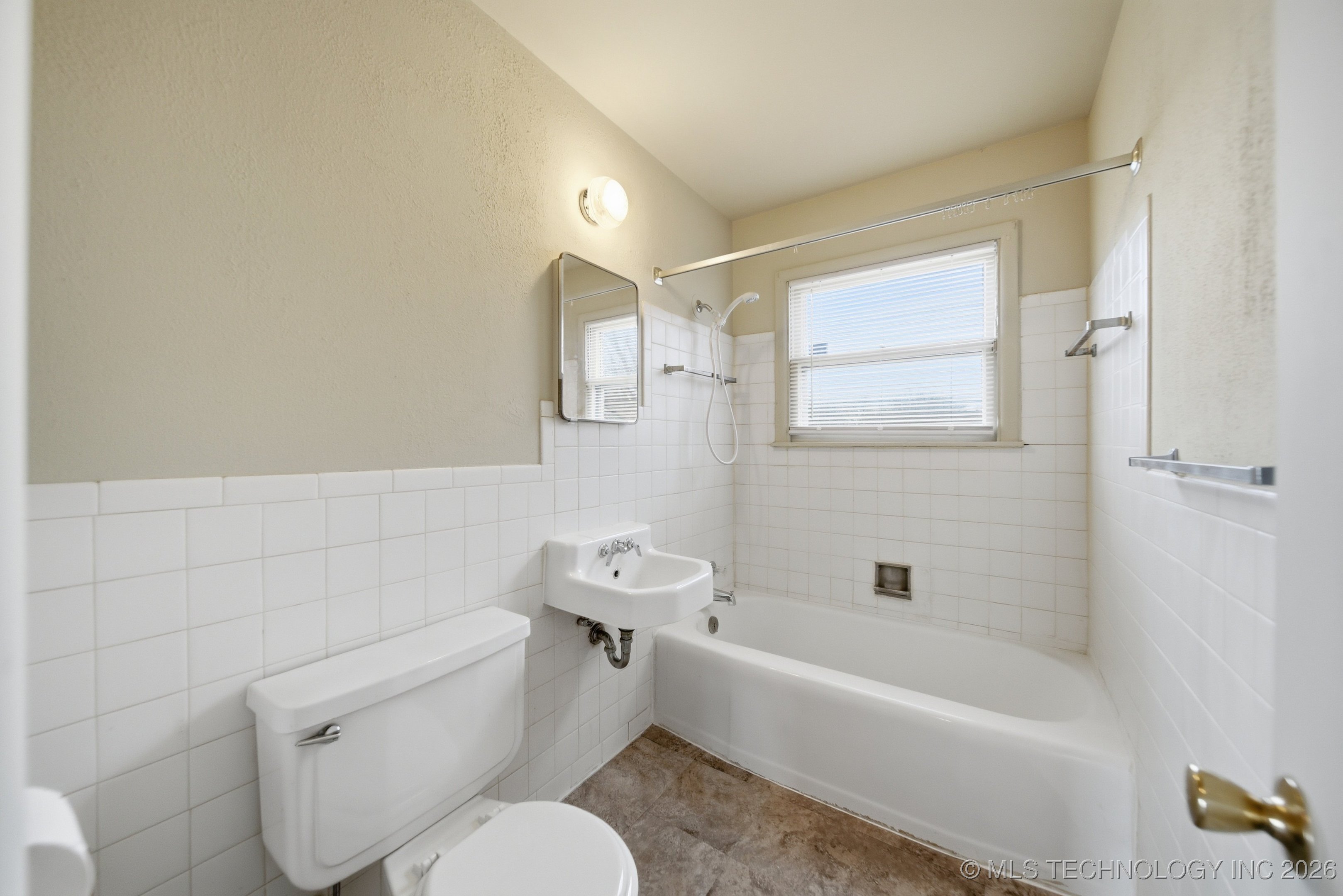 1539 E 53rd Street Property Photo 9