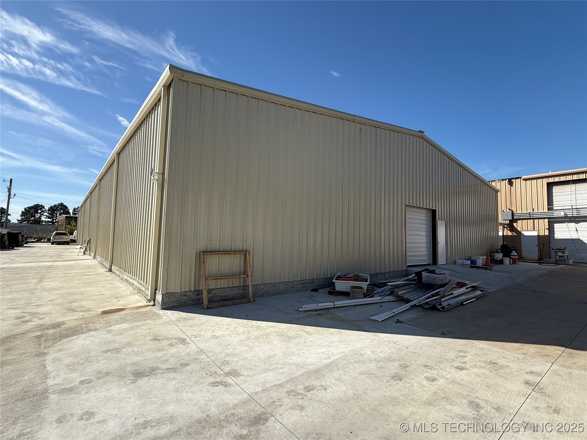 1001 E Central Avenue Property Photo 4