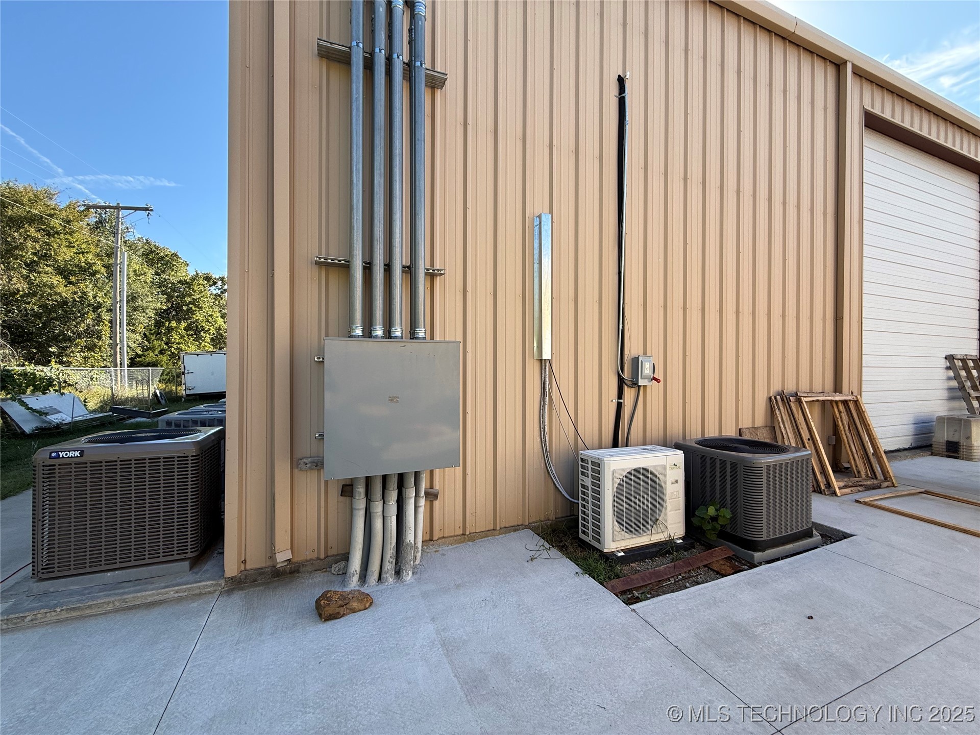 1001 E Central Avenue Property Photo 12