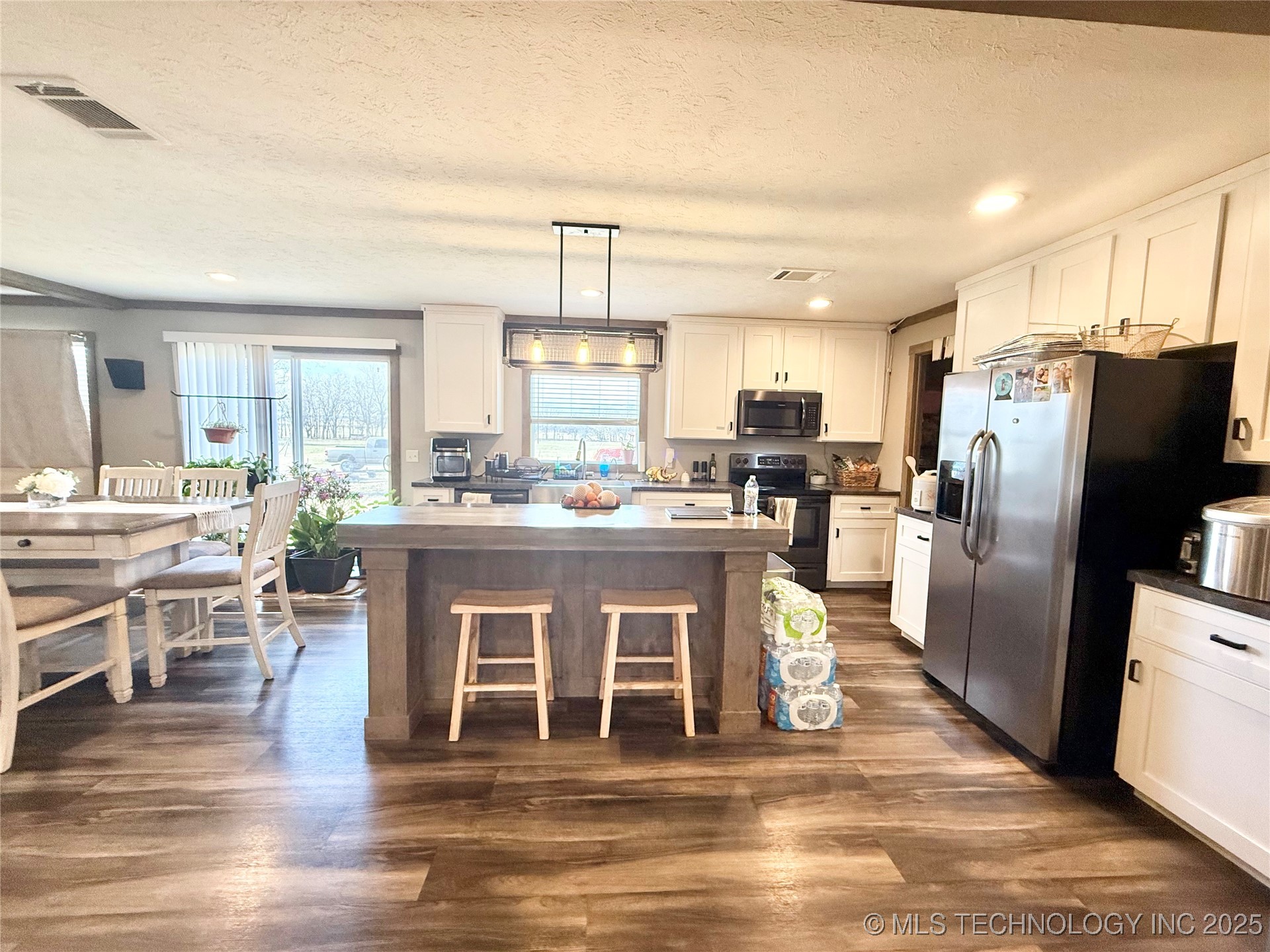 426550 E 250 Road Property Photo 4