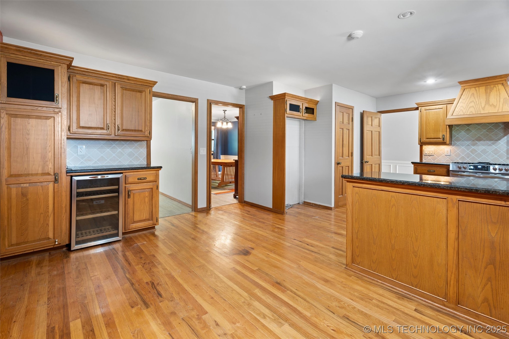 633 Kenwood Drive Property Photo 6