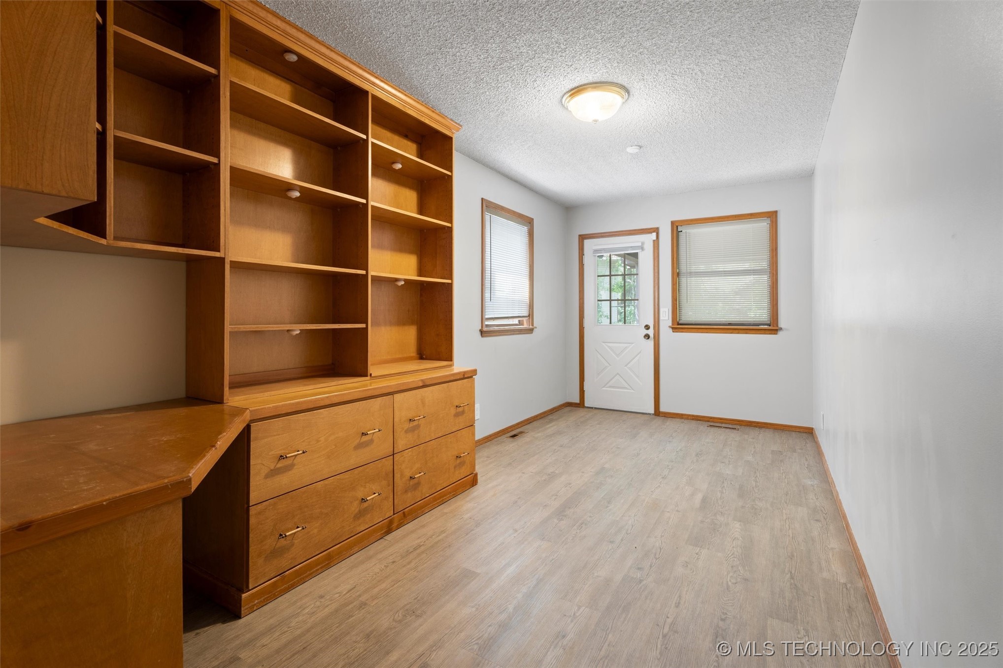 633 Kenwood Drive Property Photo 7