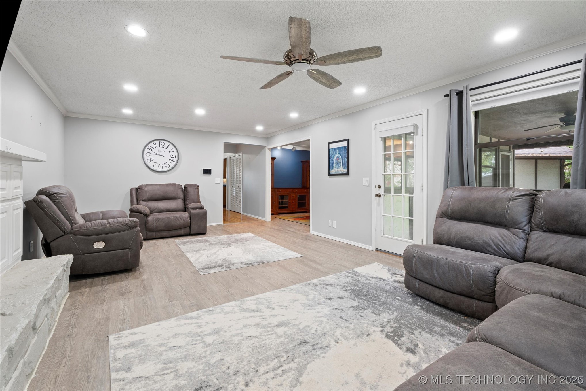 633 Kenwood Drive Property Photo 10