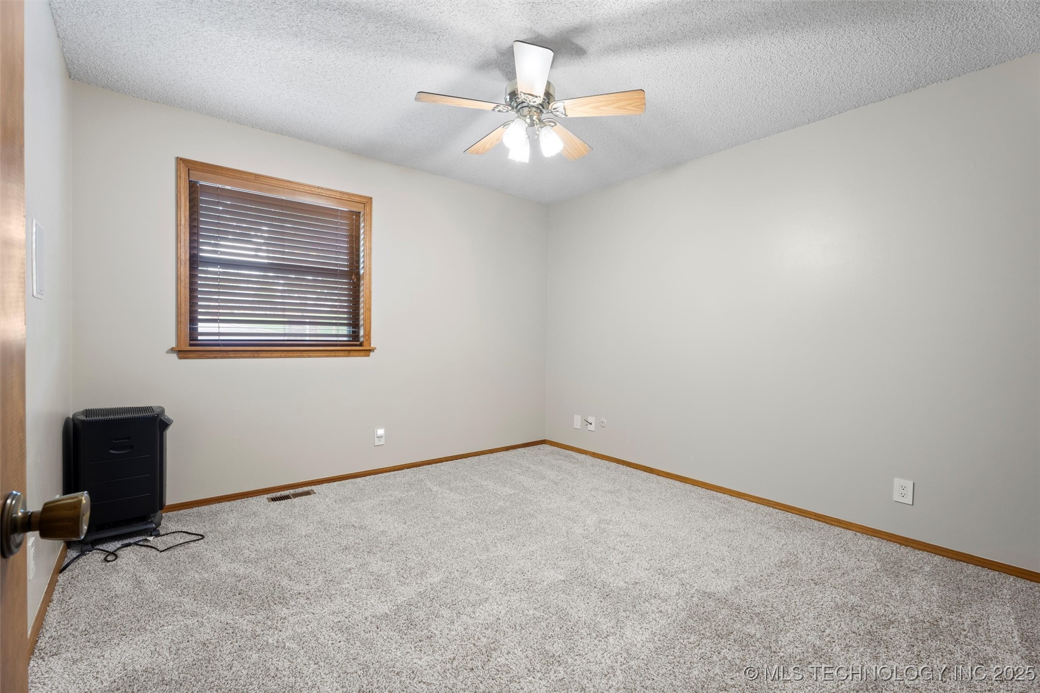 633 Kenwood Drive Property Photo 12