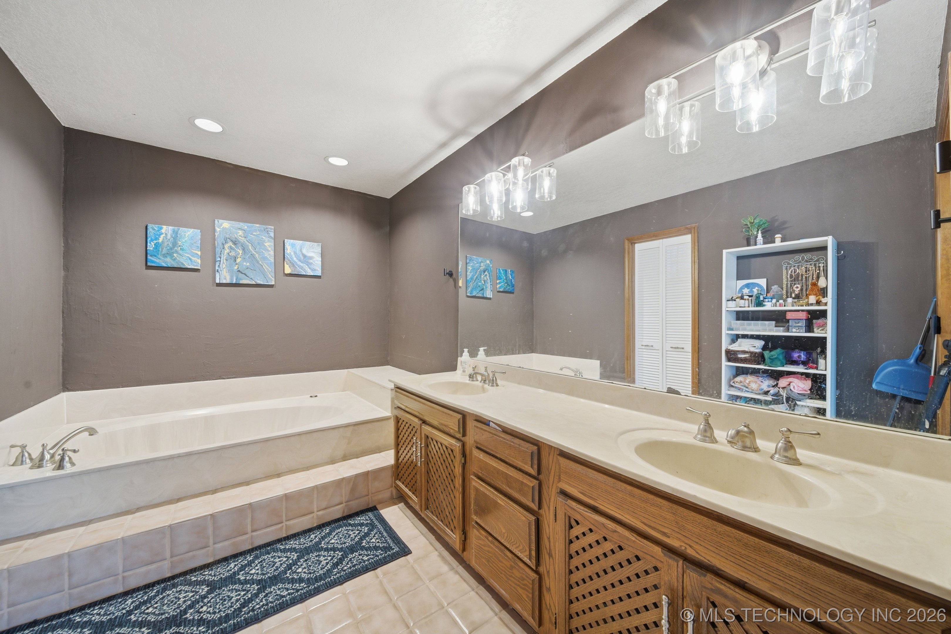 4552 E 85th Street Property Photo 24