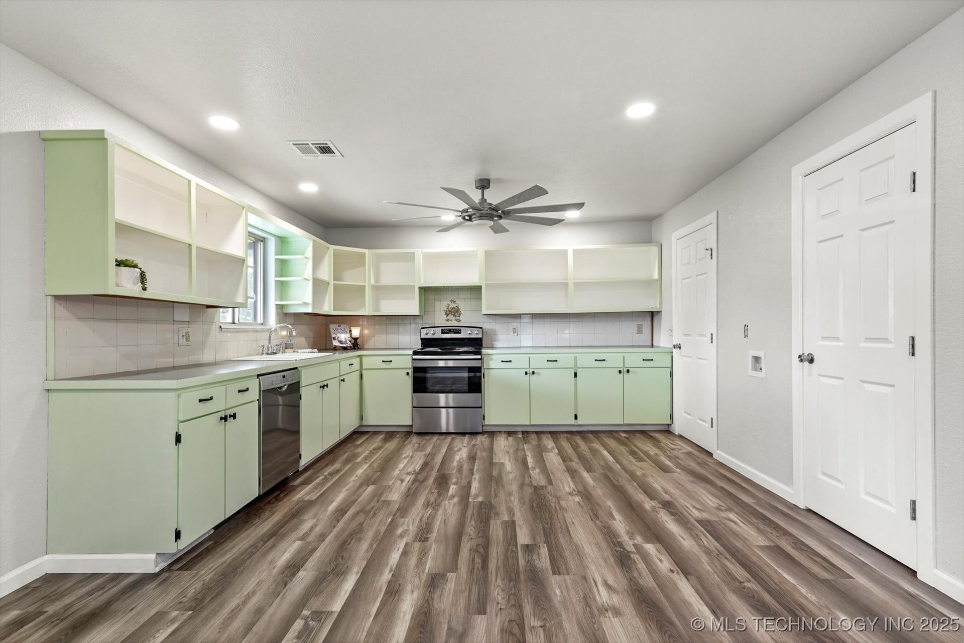 14398 S 246th West Place Property Photo 9