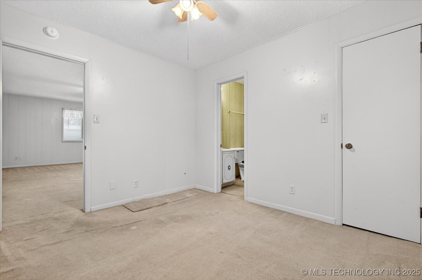 715 S Hickory Street Property Photo 12