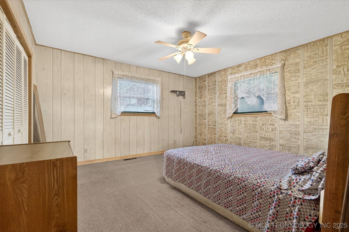 715 S Hickory Street Property Photo 15