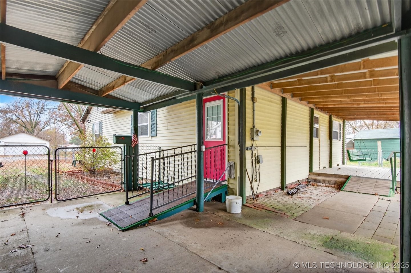 715 S Hickory Street Property Photo 20