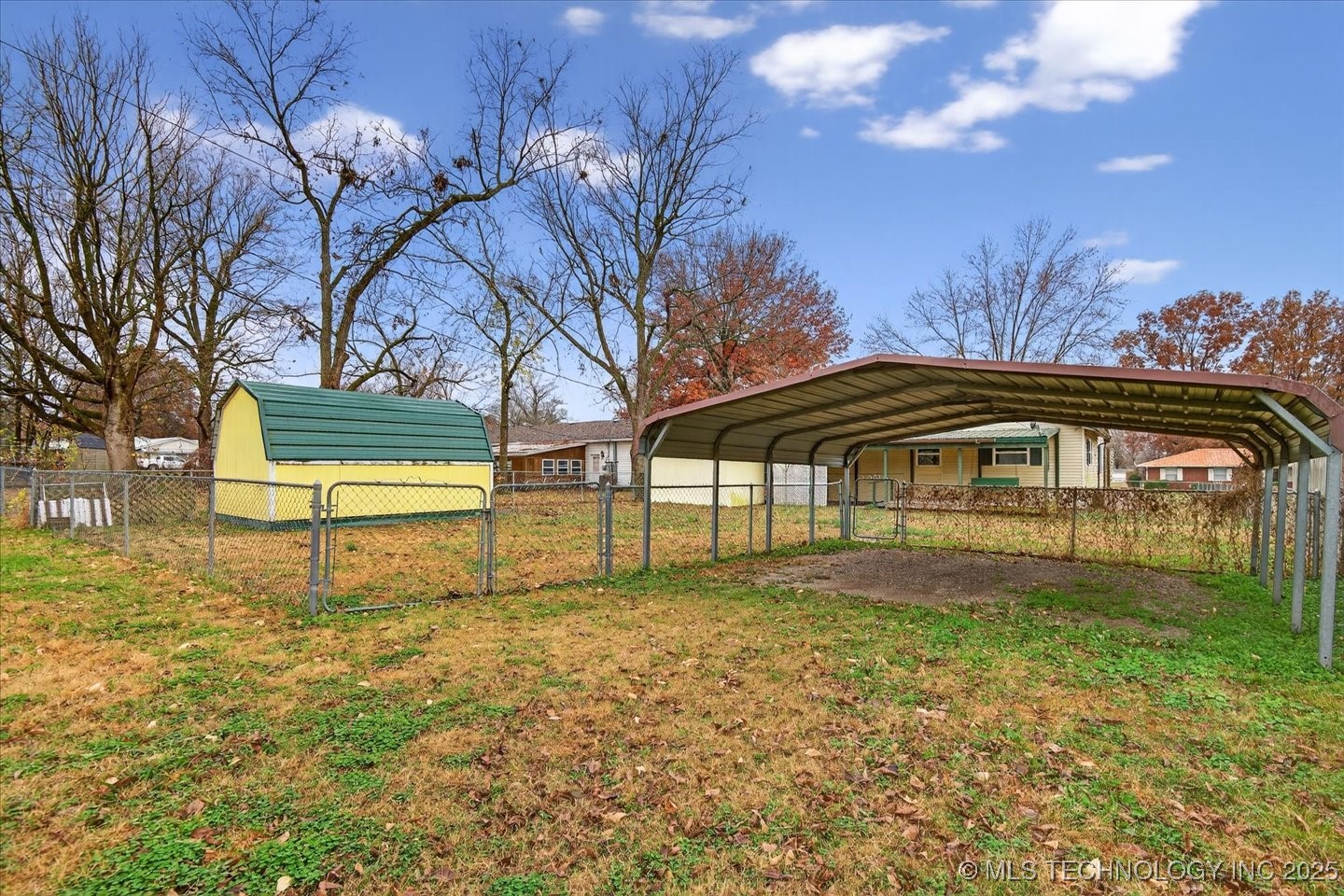 715 S Hickory Street Property Photo 23