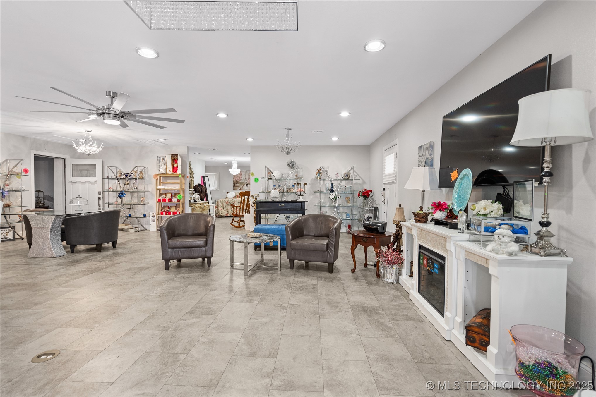 8596 State Highway 199 Property Photo 5