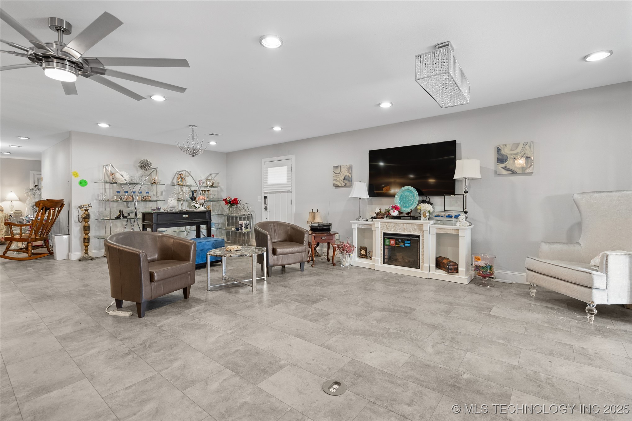 8596 State Highway 199 Property Photo 6