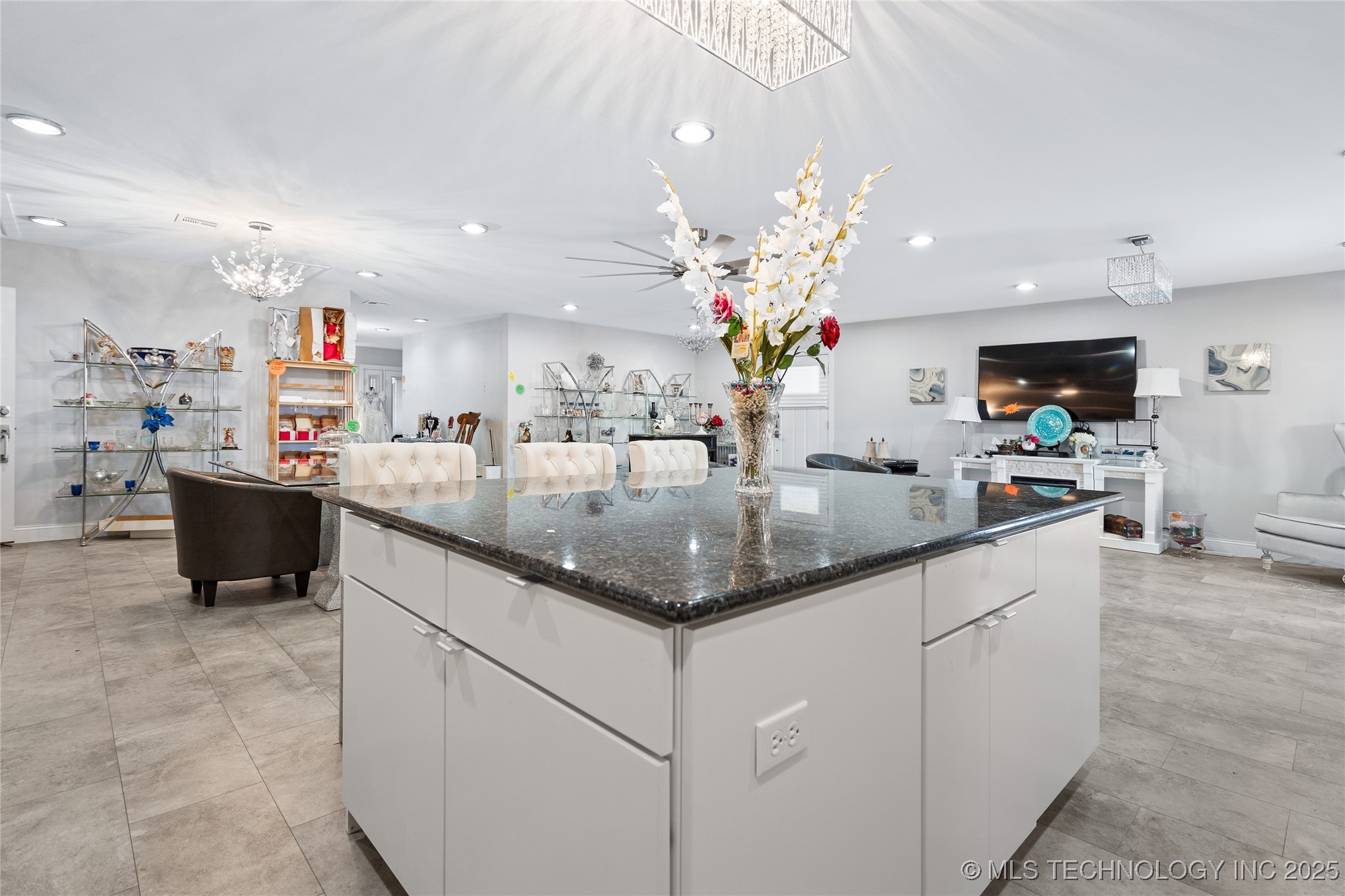 8596 State Highway 199 Property Photo 11