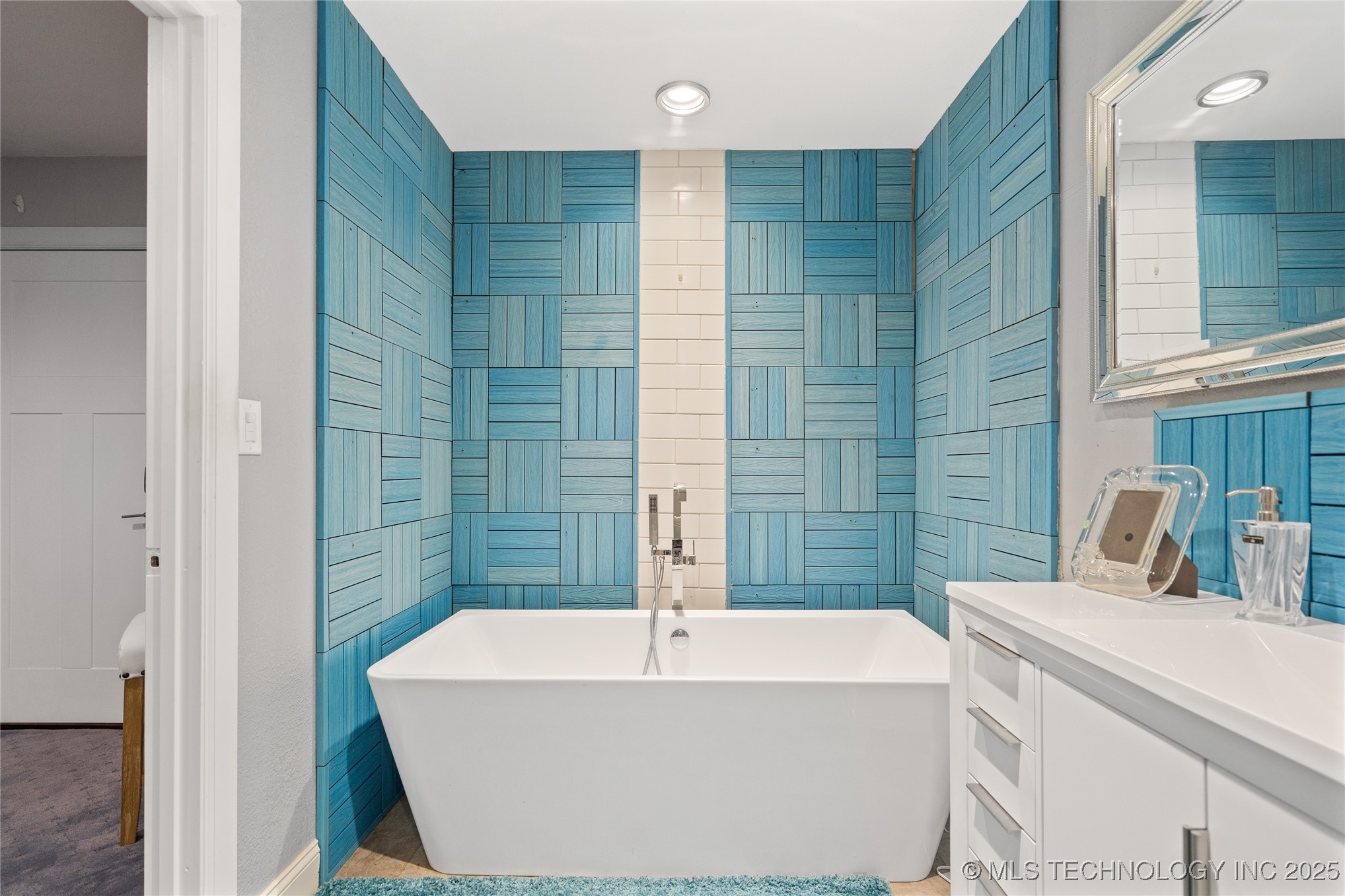 8596 State Highway 199 Property Photo 22