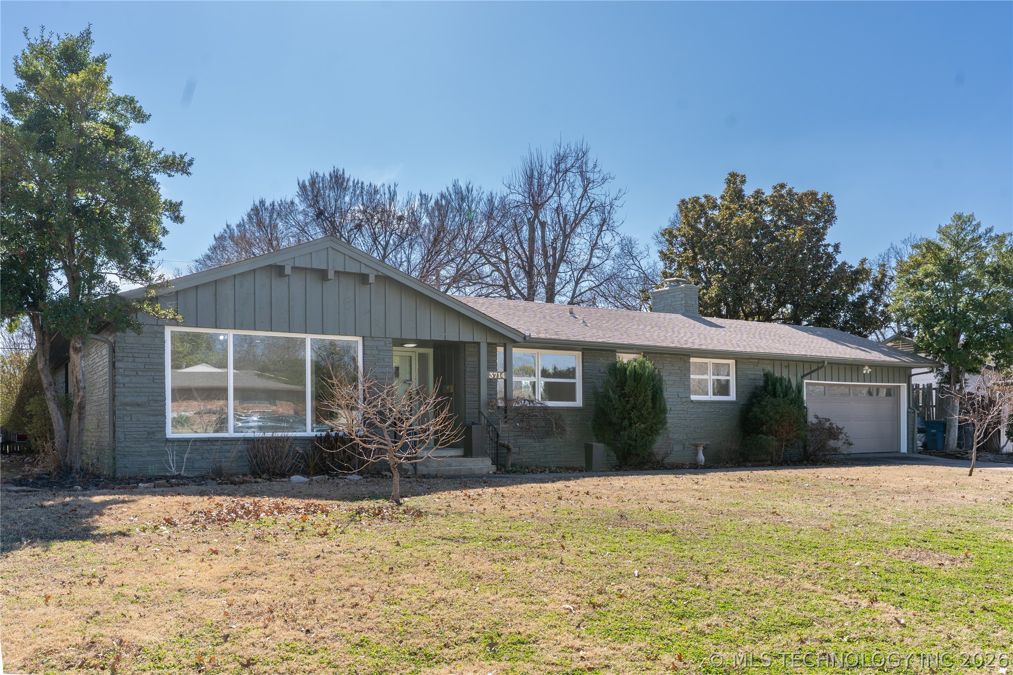 3714 E 46th Place Property Photo 2