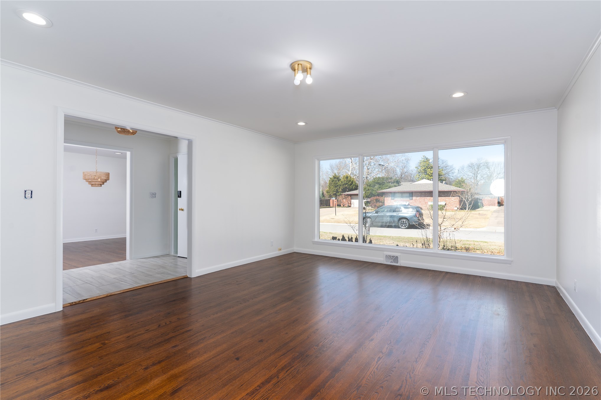 3714 E 46th Place Property Photo 3