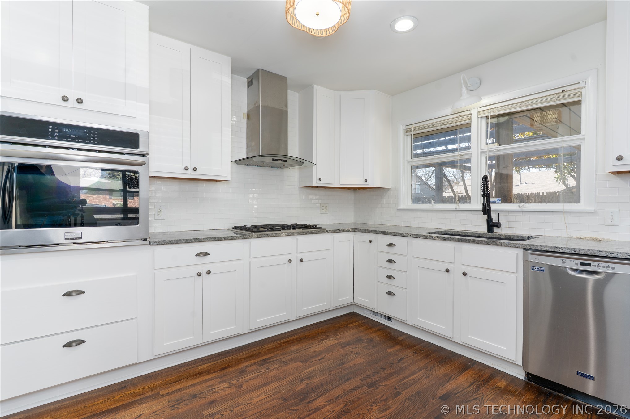 3714 E 46th Place Property Photo 9