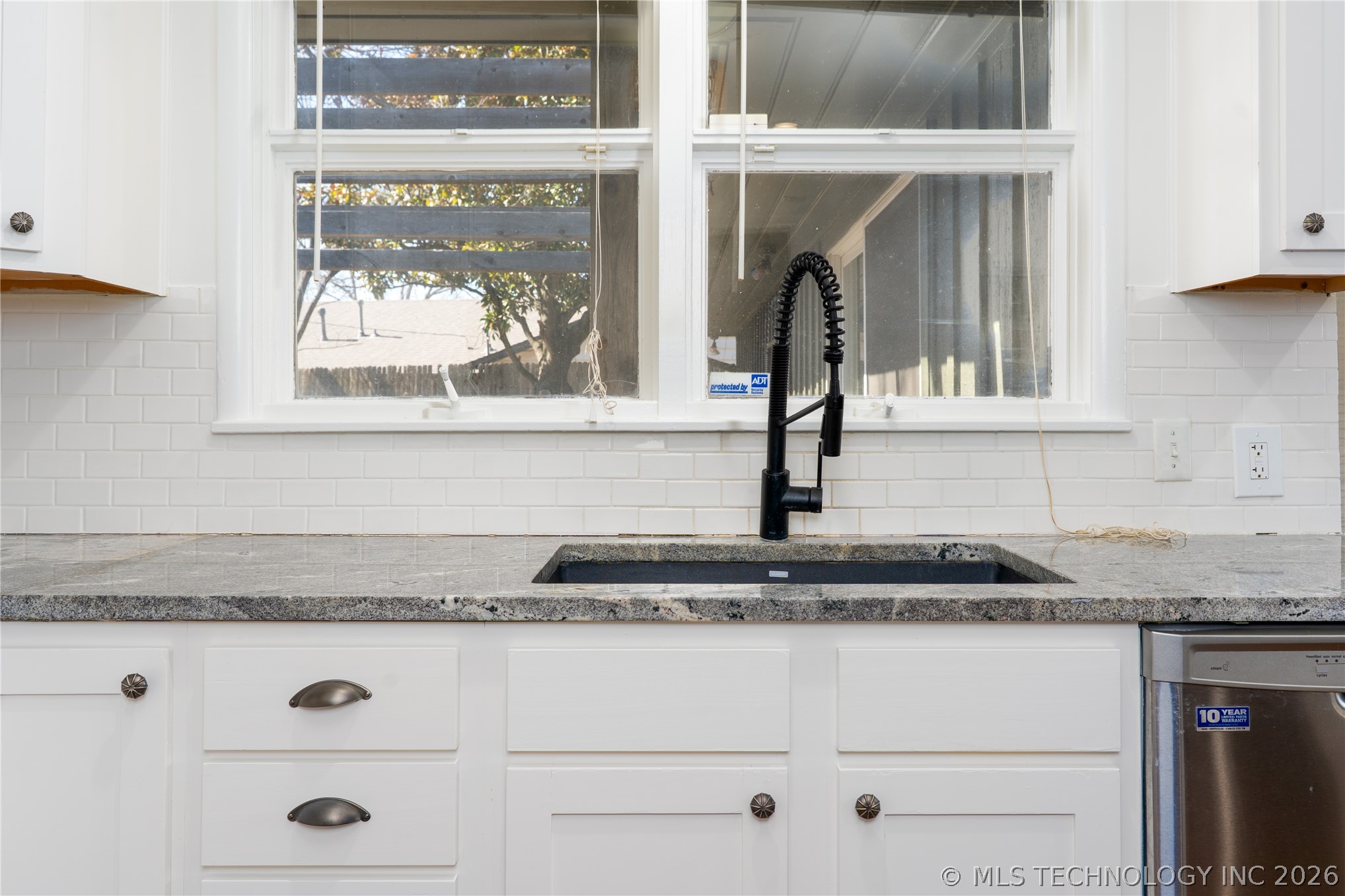 3714 E 46th Place Property Photo 11