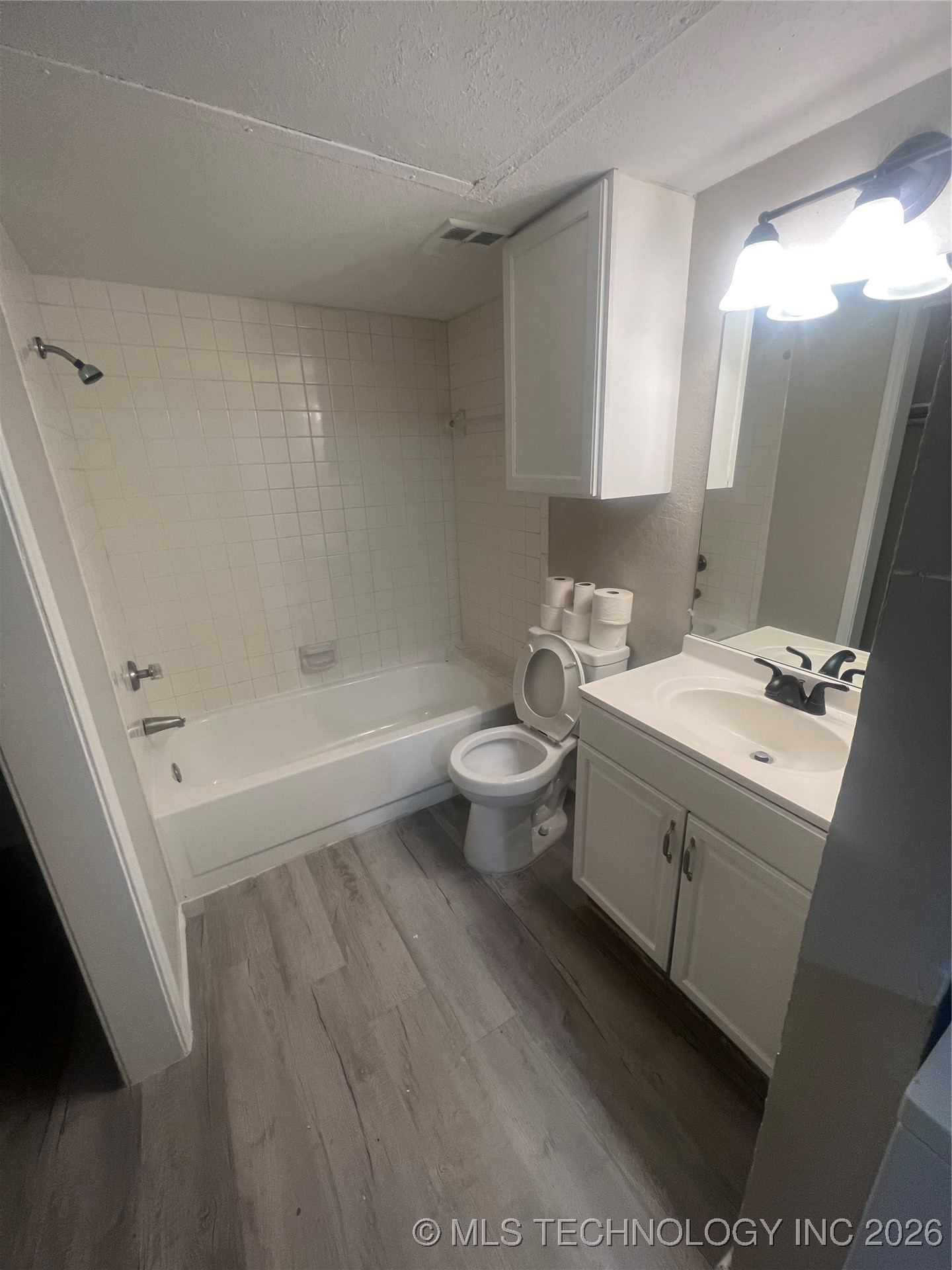 1730 E 67th Street Ka101 Property Photo 5