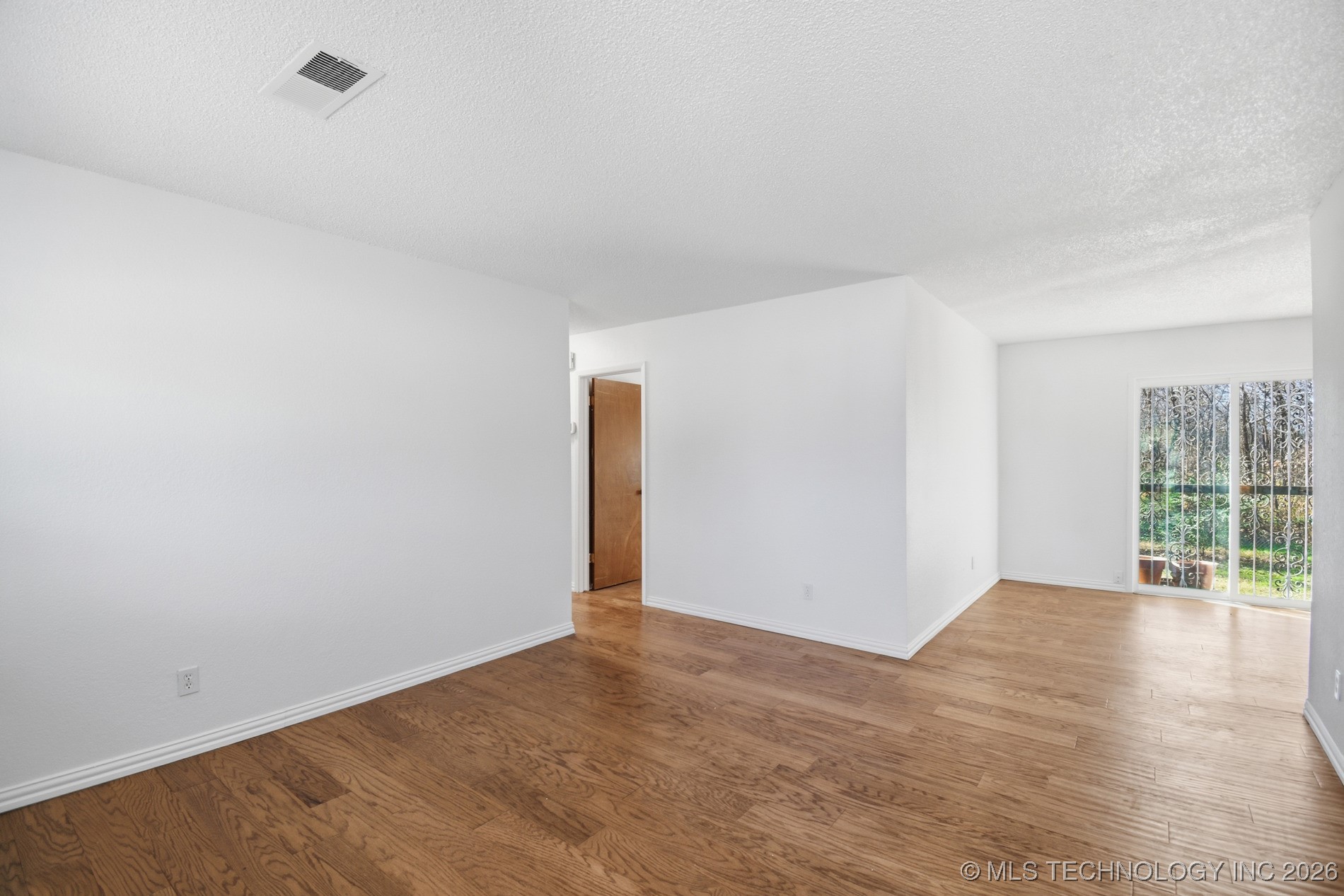 3102 N Troost Avenue Property Photo 18