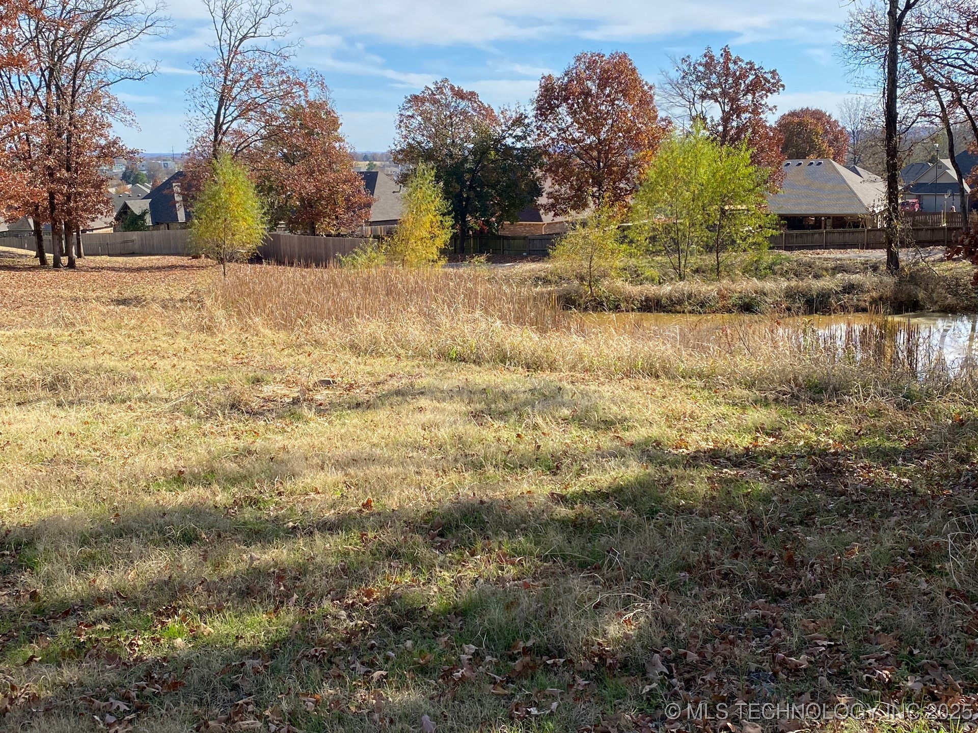 655 Woodlands Drive Property Photo 4