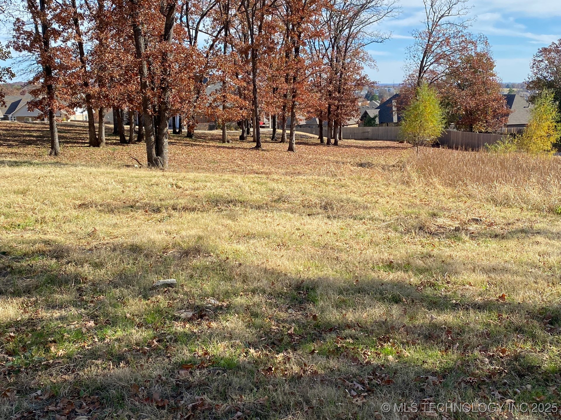 635 Woodlands Drive Property Photo 4